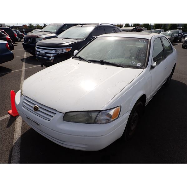 1998 Toyota Camry RUNS WITH MECHANICAL PROBLEMS