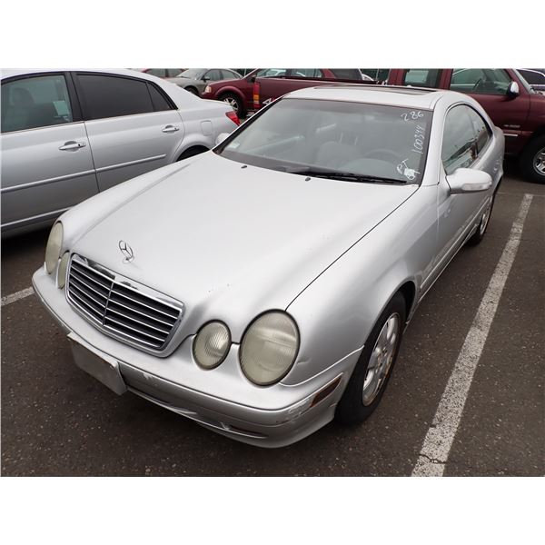 2001 Mercedes-Benz CLK320