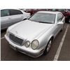 Image 1 : 2001 Mercedes-Benz CLK320