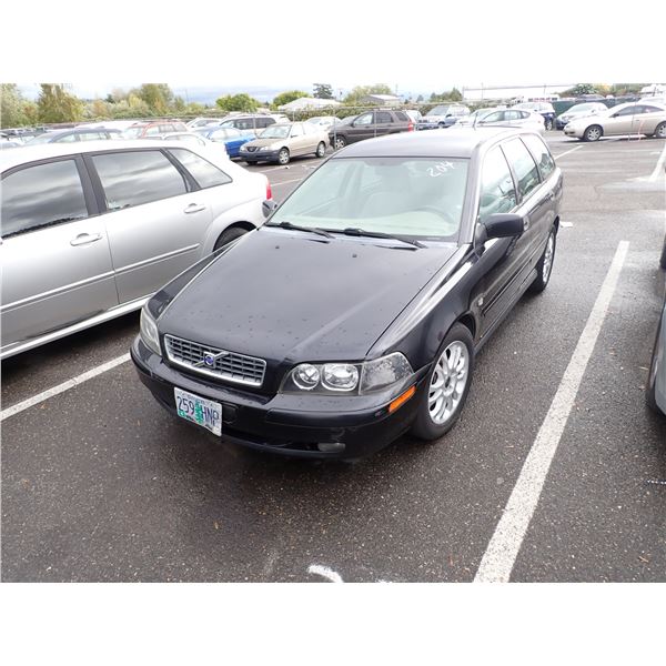 2004 Volvo V40
