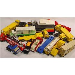 LARGE LOT OF VINTAGE TONKA TRUCKS