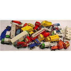 LARGE LOT OF VINTAGE TONKA TRUCKS