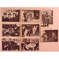 LOT OF 8 VINTAGE TOPPS BEATLES TRADING CARDS