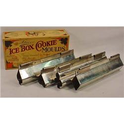VINTAGE ICE BOX COOKIE MOULDS IN ORIG. BOX