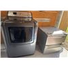 Image 1 : Maytag Bravos XL Electric Dryer with Two Storage Pedestals