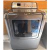 Image 2 : Maytag Bravos XL Electric Dryer with Two Storage Pedestals