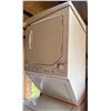 Image 3 : GE GUAP240EM4WW Stacked Washer and Dryer Unit