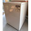 Image 4 : GE GUAP240EM4WW Stacked Washer and Dryer Unit