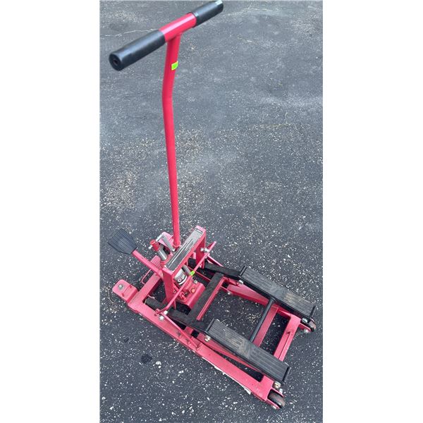 Omega 1500 lb Hydraulic Motorcycle and ATV Lift