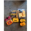 Image 2 : NEW DEWALT 18V Flashlight with Batteries, Bit Set and Tow Rope