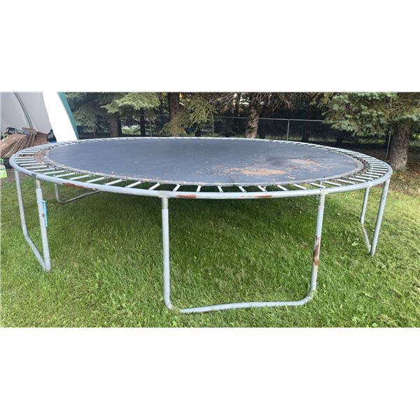 Round Metal Frame Outdoor Trampoline with Black Jumping Mat