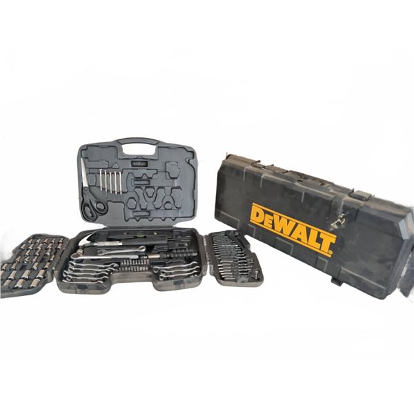 DeWalt Reciprocating Saw With Manual, Multiple Blades and Jobmate Tool Kit