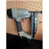 Image 3 : Porter-Cable FN250B 16-Gauge Finish Nailer with Air Accessory Kit and Hose