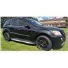 Image 6 : Mercedes-Benz ML 550 4MATIC SUV Black with Leather Interior