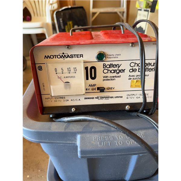 MOTOMASTER 10 AMP Battery Charger Model 11-1512PA