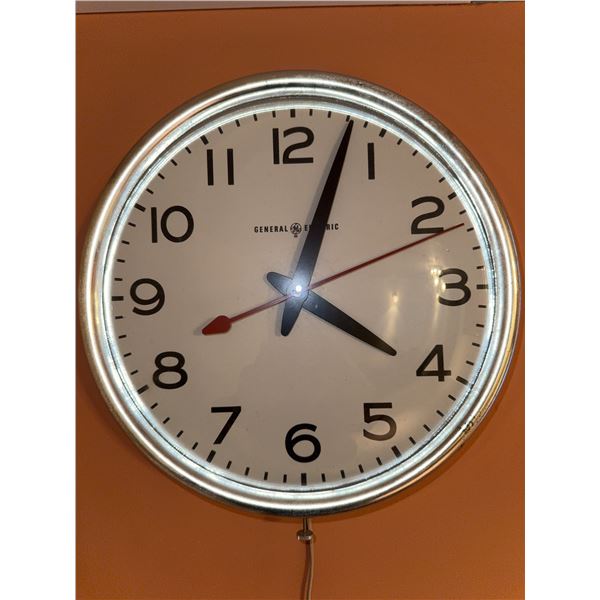 General Electric Wall Clock with Power Cord