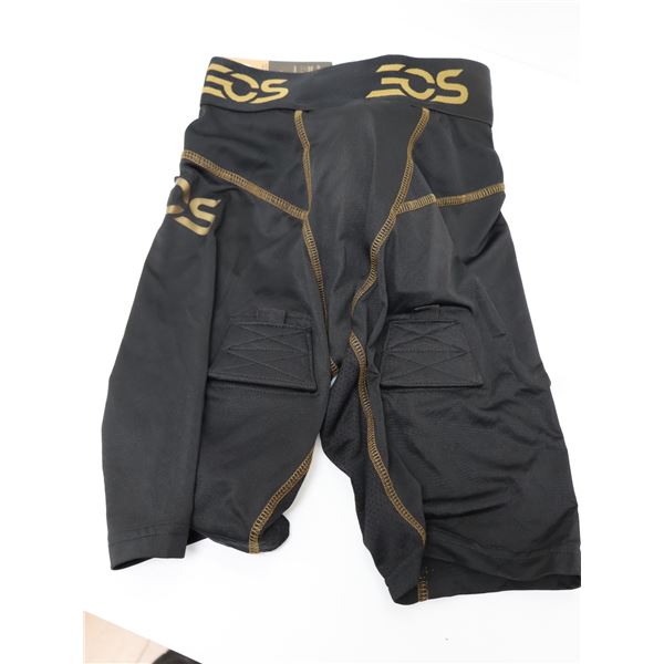 LOT DE 10 EOS SHORTS DE COMPRESSION AVEC COQUILLE (LRG, XL) ASSORTIS