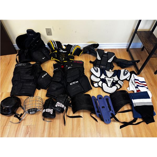 LOT DE 12 ÉQUIPEMENT DE PROTECTION DE HOCKEY ASSORTIS