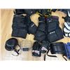 Image 4 : LOT DE 12 ÉQUIPEMENT DE PROTECTION DE HOCKEY ASSORTIS
