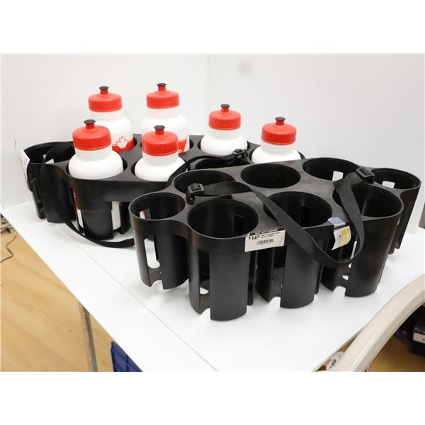 LOT DE 6 "CANADIAN TIRE BOUTEILLES D’EAU" AVEC 2 PORTE-BOUTEILLES
