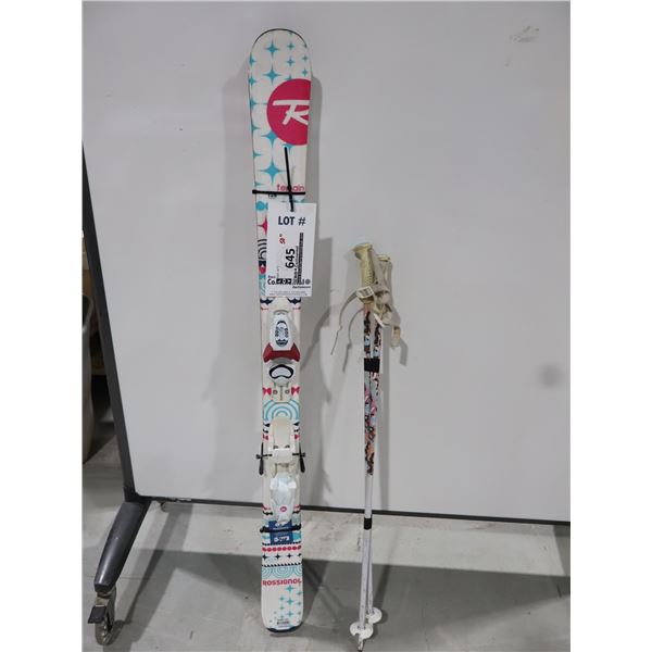 *USAGÉ* ROSSINGNOL SKIS ALPINS 50" AVEC FIXATIONS ET BÂTONS