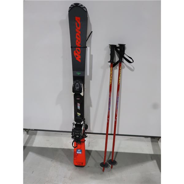 *USAGÉ* NORDICA SKIS ALPINS 45" AVEC FIXATIONS ET BÂTONS