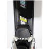 Image 3 : *USAGÉ* NORDICA SKIS ALPINS 45" AVEC FIXATIONS ET BÂTONS