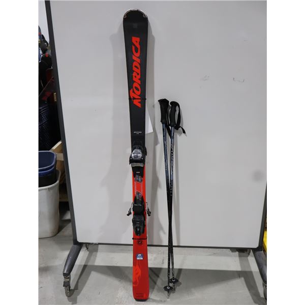 *USAGÉ* NORDICA SKIS ALPINS 63" AVEC FIXATIONS ET BÂTONS