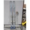 Image 1 : *USAGÉ* HEAD SKIS ALPINS 62" AVEC FIXATIONS ET BÂTONS