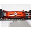Image 3 : *USAGÉ* ATOMIC SKIS ALPINS 66" AVEC FIXATIONS ET BÂTONS