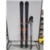 Image 1 : *USAGÉ* ELAN 66" SKIS ALPINS AVEC FIXATIONS ET BÂTONS