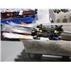 Image 2 : LOT DE 10 *USAGÉ* SKIS ALPINS AVEC FIXATIONS ASSORTIS
