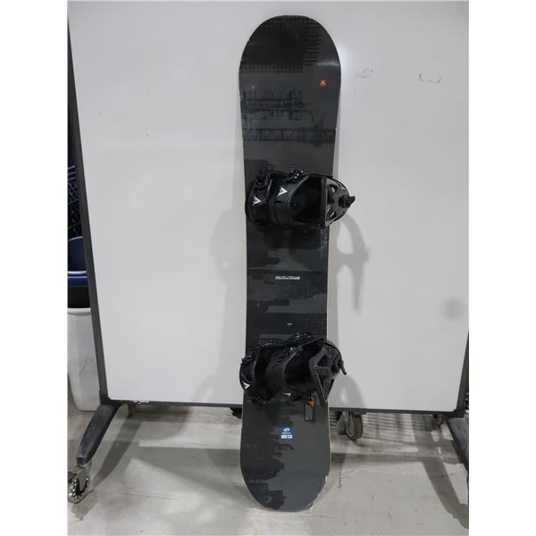 *USAGÉ* SEVEN PEAKS 56" PLANCHE À NEIGE