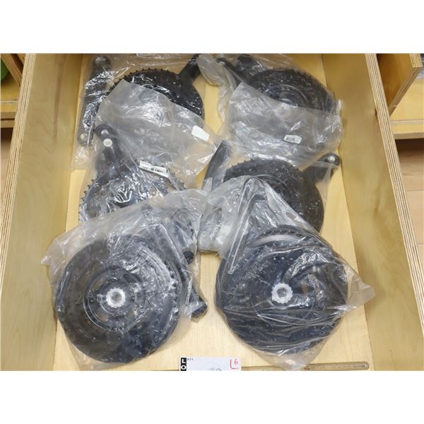LOT DE 6 ENSEMBLES DE PLATEAUX ASSORTIS