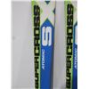 Image 2 : *USAGÉ* ATOMIC SKIS ALPINS 59" AVEC FIXATIONS ET BÂTONS