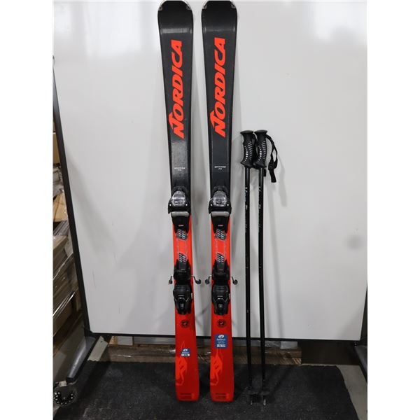 *USAGÉ* NORDICA SKIS ALPINS 61" AVEC FIXATIONS ET BÂTONS