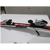 Image 2 : *USAGÉ* ATOMIC SKIS ALPINS 58" AVEC FIXATIONS ET BÂTONS