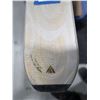 Image 3 : *USAGÉ* K2 SKIS ALPINS 63" AVEC FIXATIONS ET BÂTONS