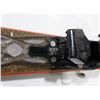 Image 5 : *USAGÉ* ROSSIGNOL SKIS ALPINS 57" AVEC FIXATIONS ET BÂTONS