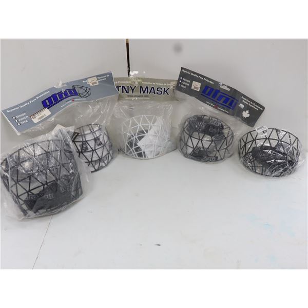 LOT DE 5 MASQUES DE HOCKEY ASSORTIS TAILLE TYKE