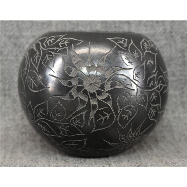 SANTA CLARA POTTERY JAR (CHRISTINE NIETO)