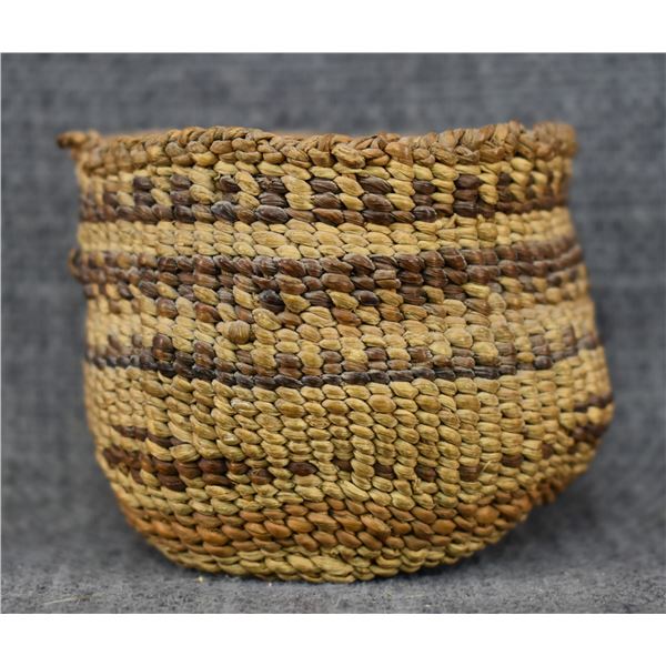 KLAMATH BASKETRY CYLINDER