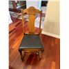 Image 3 : Antique Table And Chairs 57" x 40"