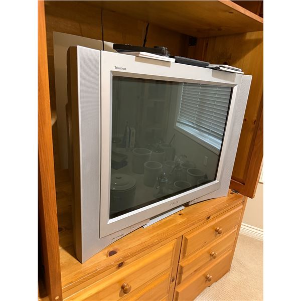 Sony Triton TV 33 inch