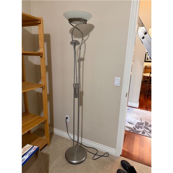 Floor lamp
