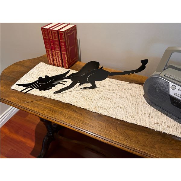 Cat decor
