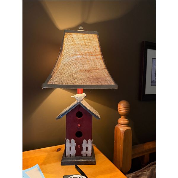Birdhouse lamp