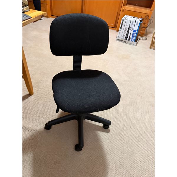 Denno Chair