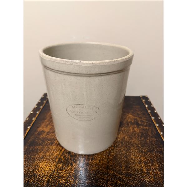 Delta pottery croc