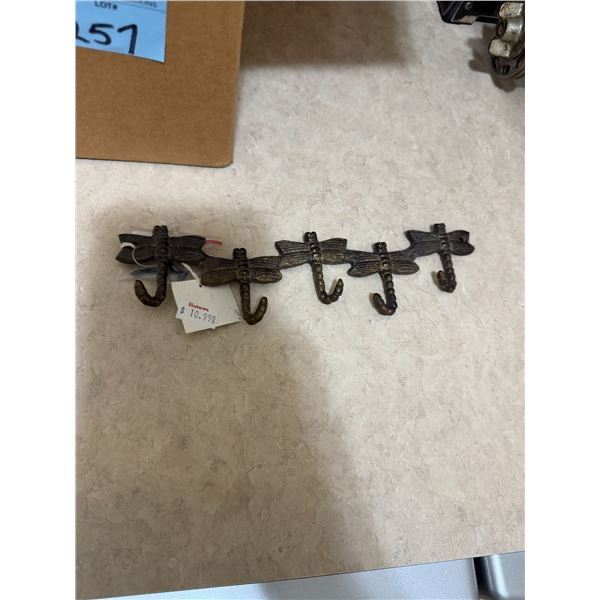 Dragonfly key hooks